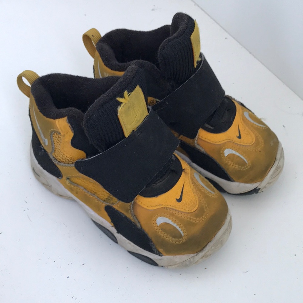 Nike sneakers Sz 8C